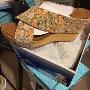 White Mountain Floral Wedges - Multicolor